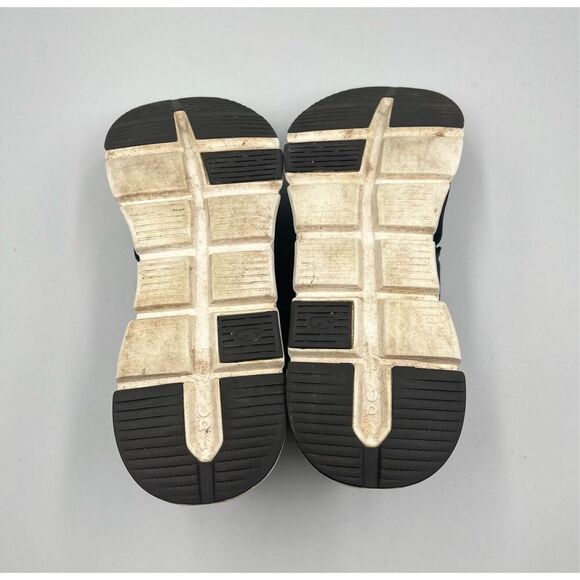 ON Cloud Sneakers Boys Youth Size US 5.5 Navy/Midnight EU 38 Swiss Engineering - Picture 7 of 13